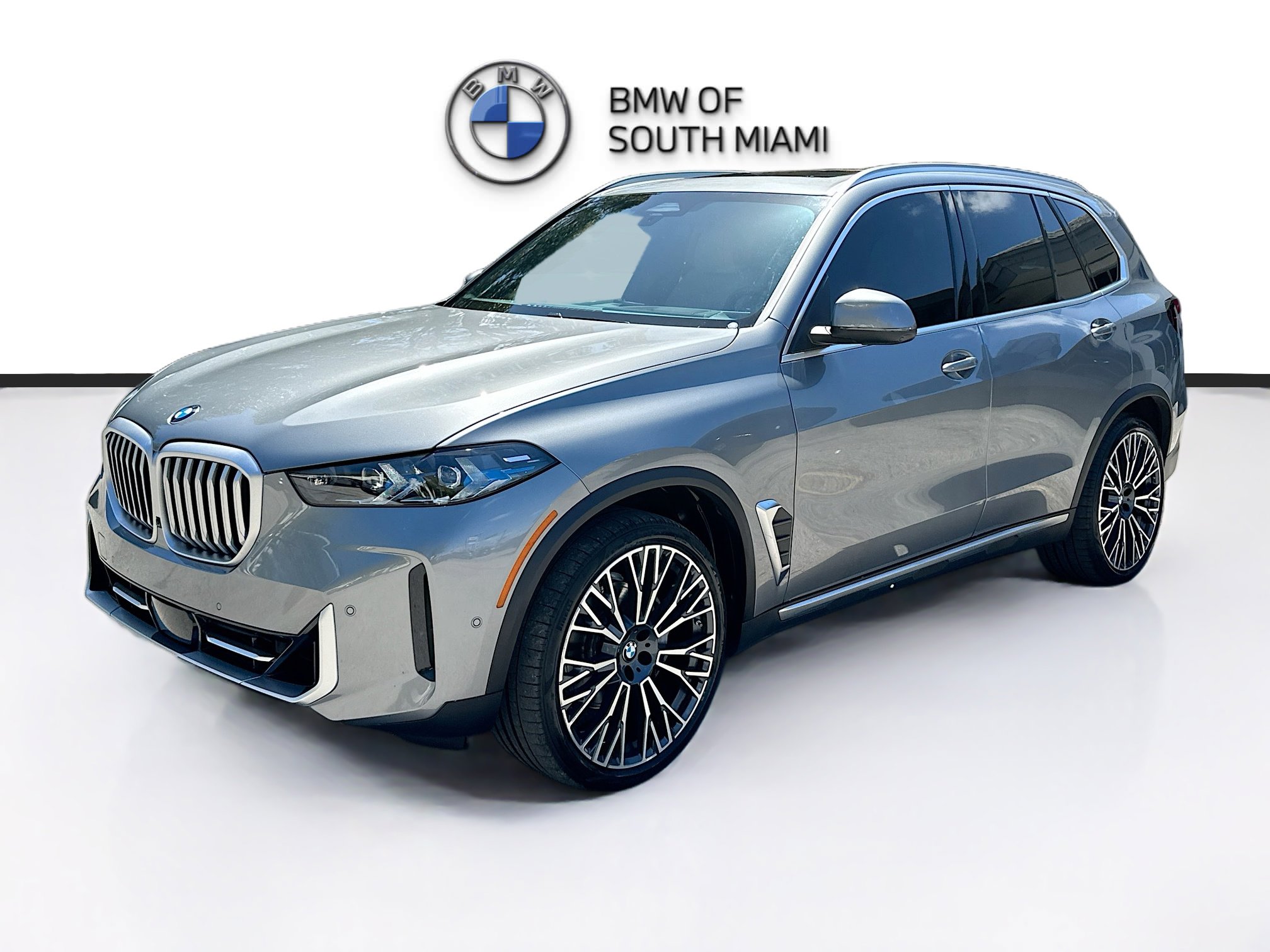 Certified 2024 BMW X5 sDrive40i w/ Premium Package image 3