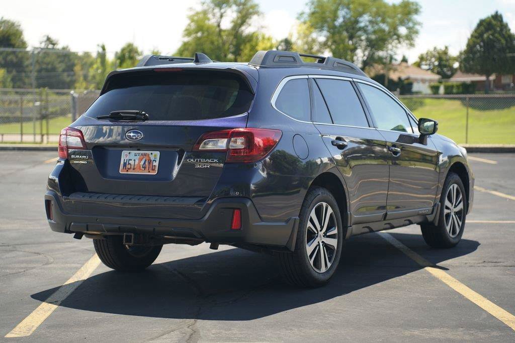 Used 2018 Subaru Outback 3.6R Limited AWD/4WD image 5