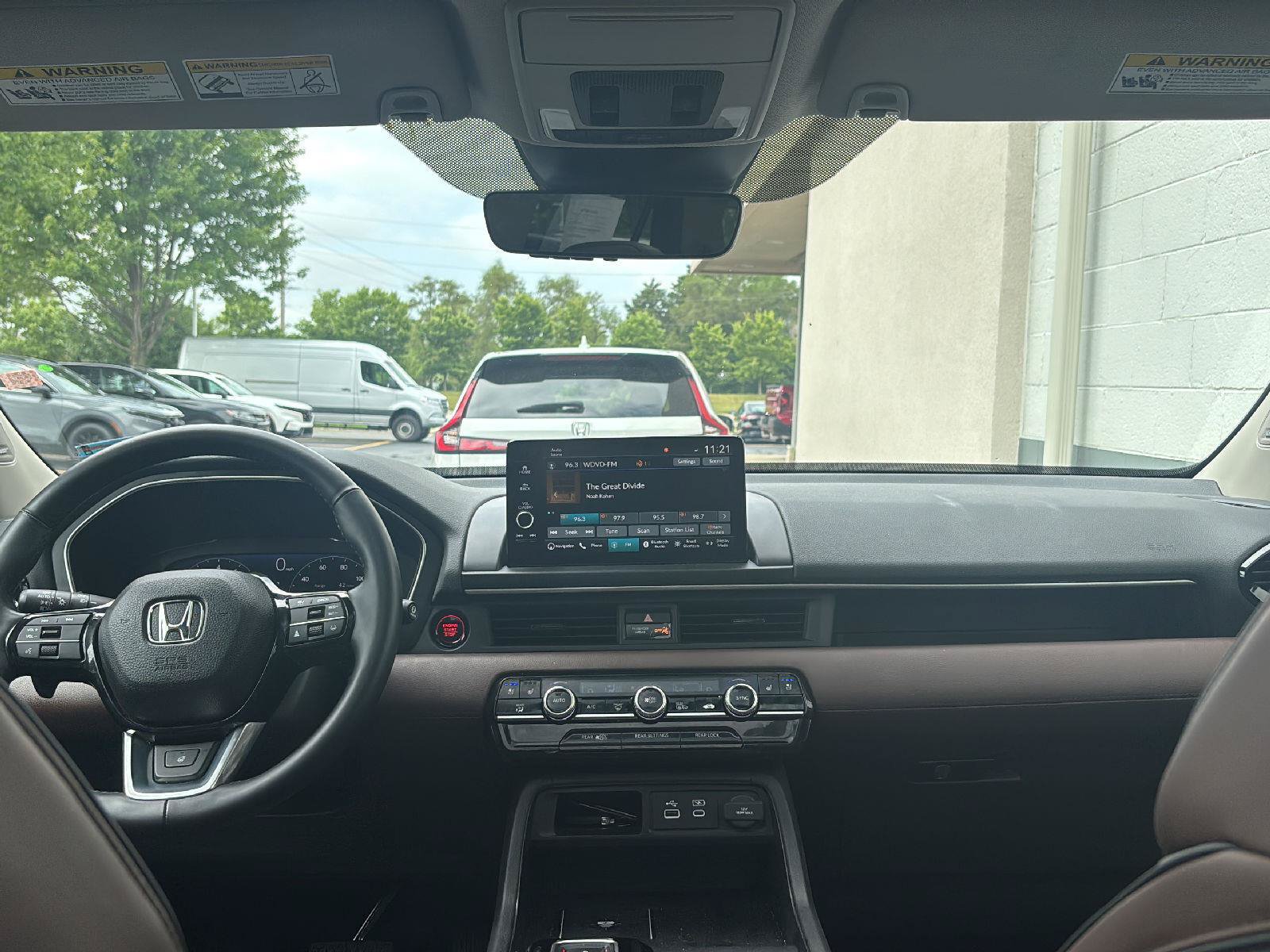 Used 2025 Honda Pilot Elite image 20