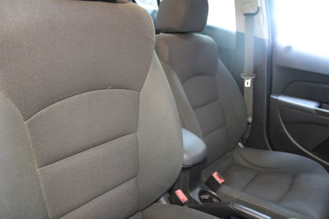 Used 2012 Chevrolet Cruze LT FWD image 11
