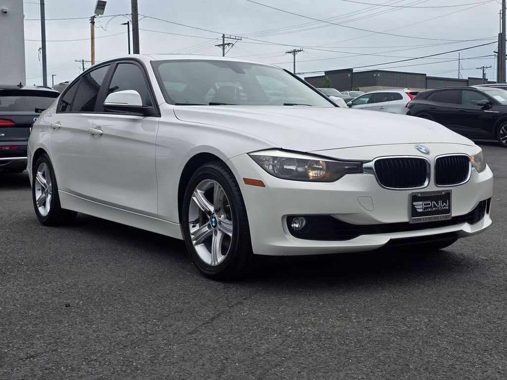 Used 2013 BMW 328i xDrive Sedan AWD/4WD image 4