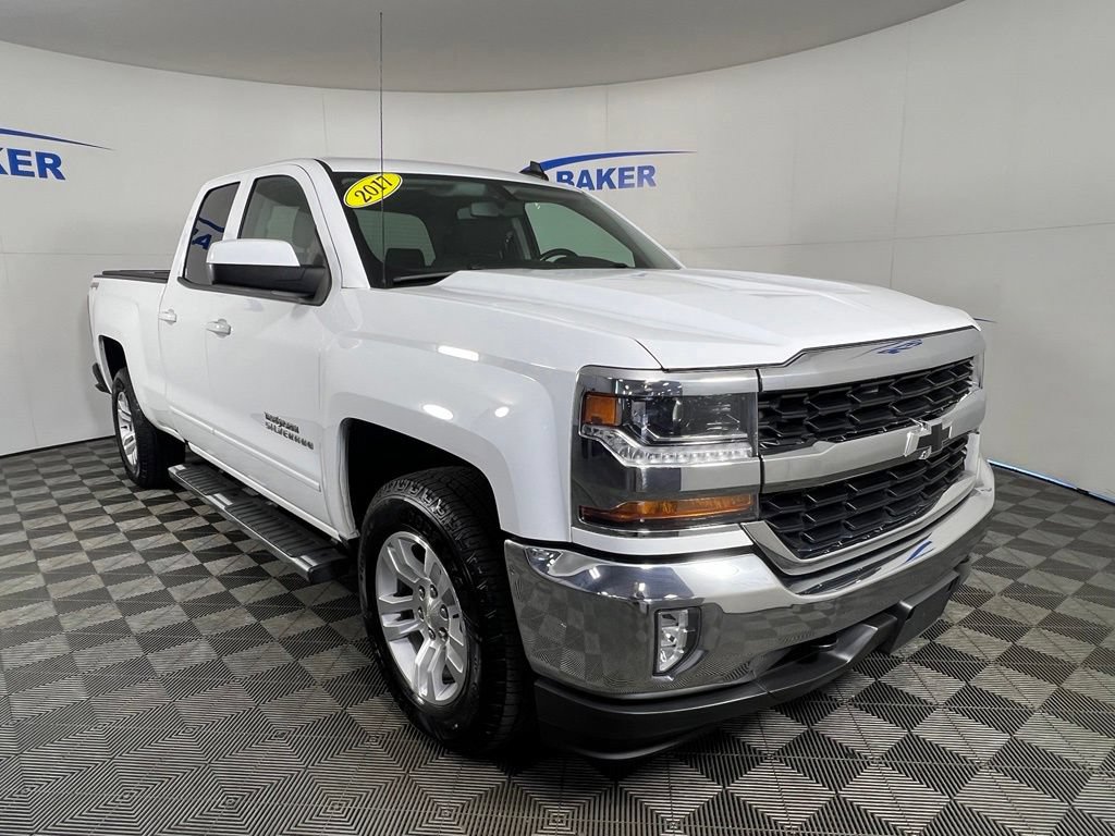 Used 2017 Chevrolet Silverado 1500 LT w/ True North Edition AWD/4WD image 8