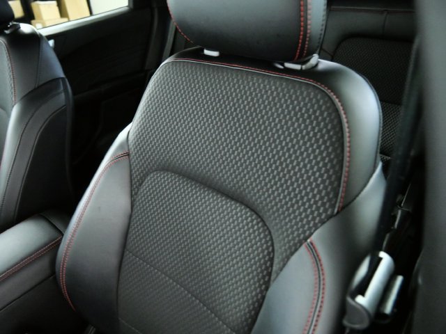 Certified 2023 Ford Escape ST-Line w/ Tech Pack #1 AWD/4WD image 17