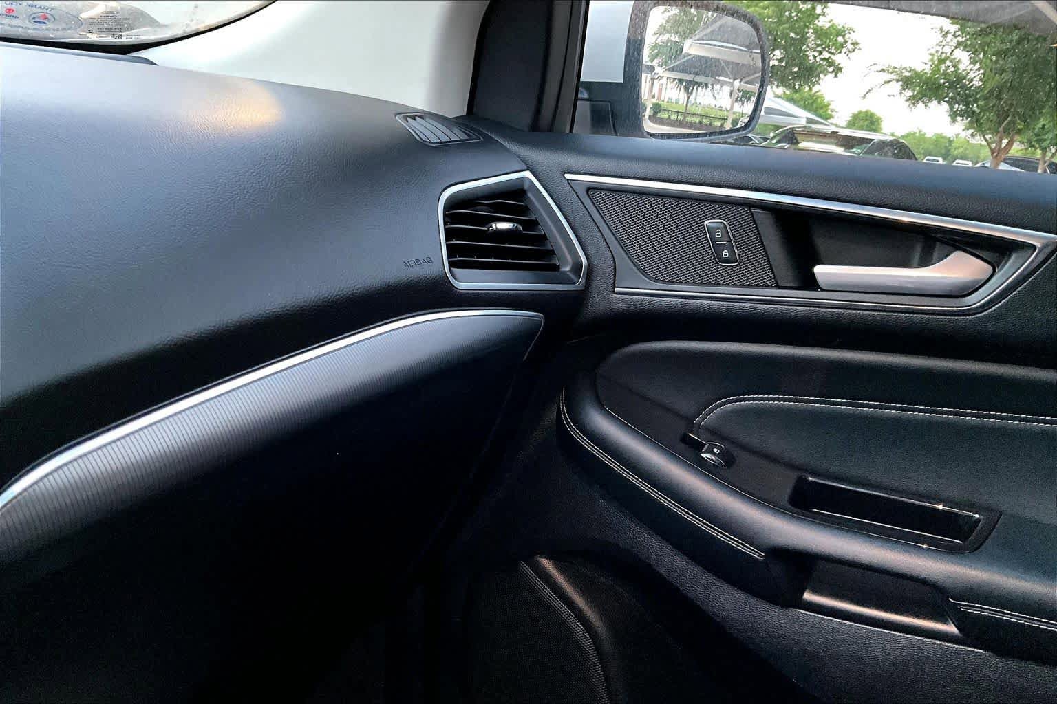 Used 2017 Ford Edge Titanium w/ Technology Package FWD image 55