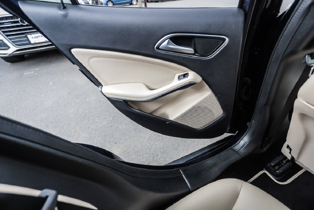 Used 2019 Mercedes-Benz GLA 250 4MATIC w/ Premium Package image 49