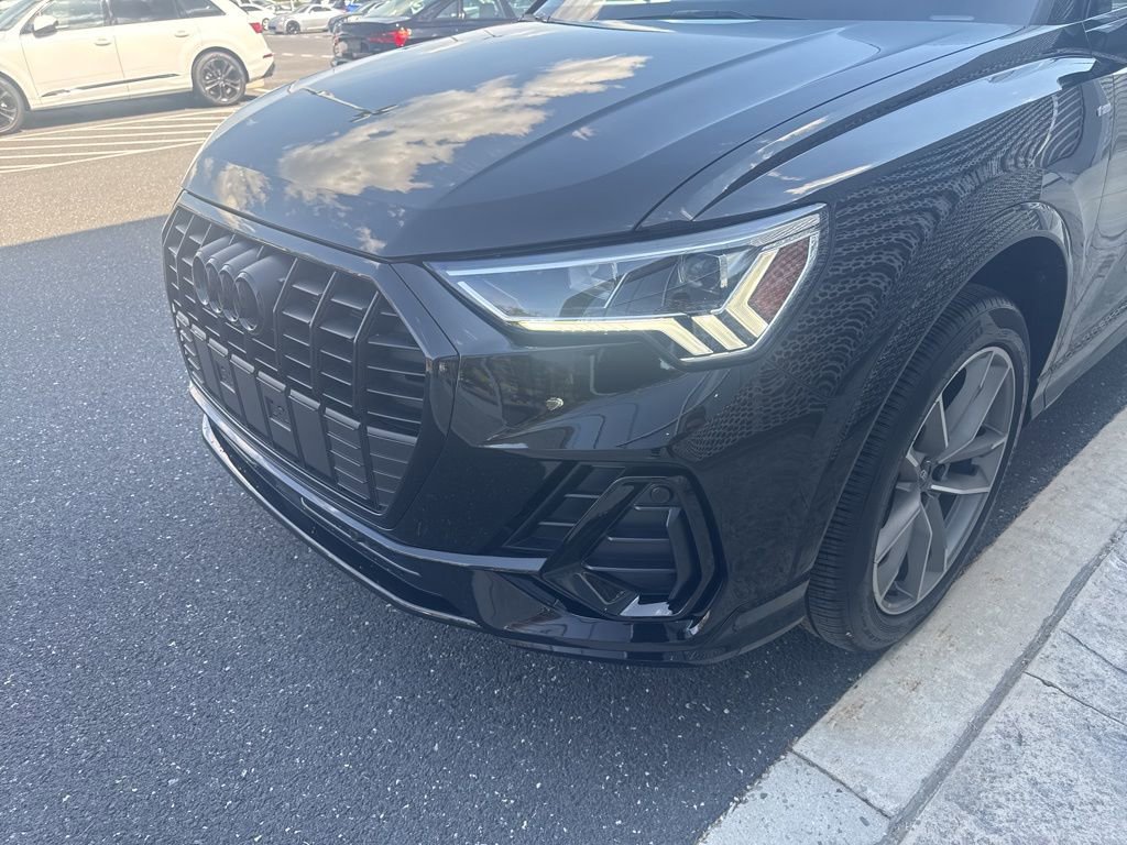 Certified 2025 Audi Q3 2.0T Premium w/ Convenience Package AWD/4WD image 18