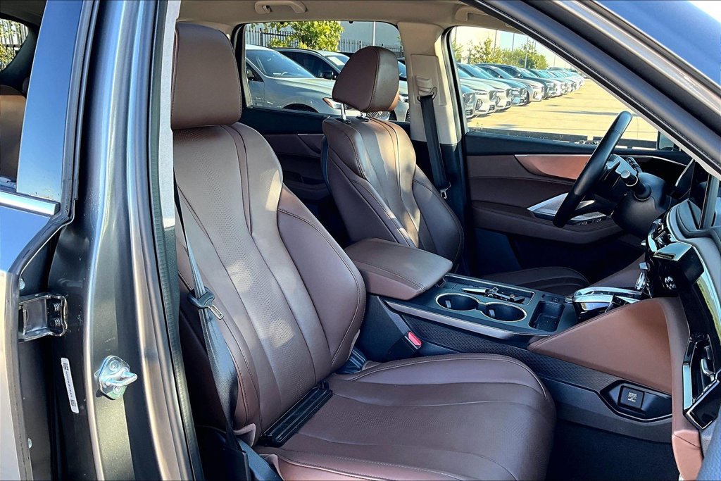 Certified 2025 Acura MDX w/ Technology Package FWD image 9
