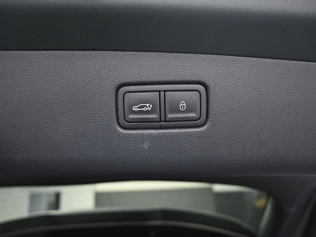 Used 2022 Genesis GV70 2.5T w/ Advanced Package image 25