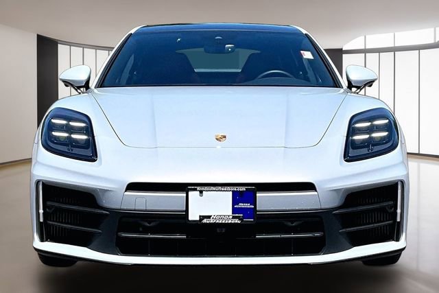Used 2025 Porsche Panamera RWD image 2