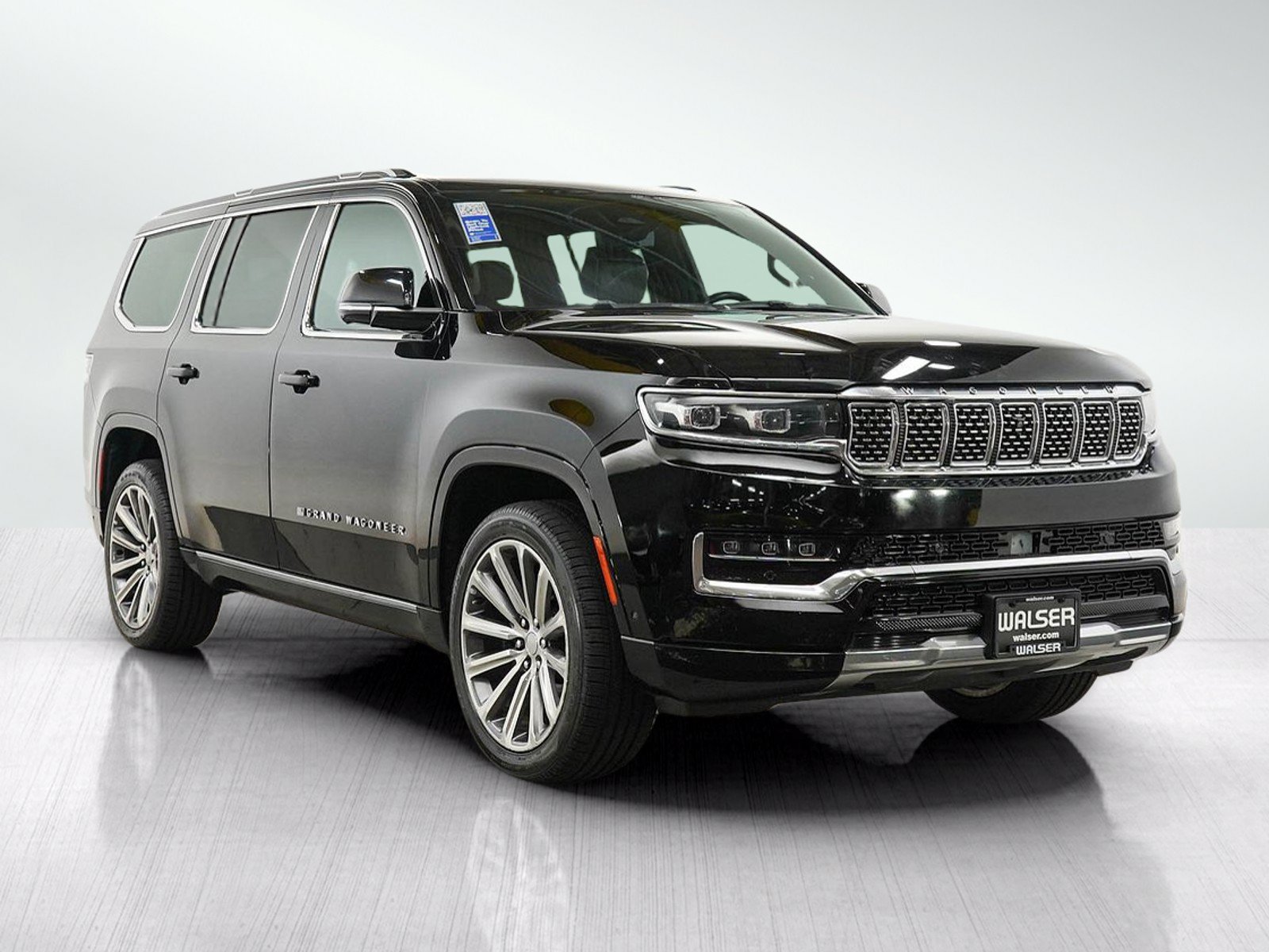 Used 2023 Jeep Grand Wagoneer Series II AWD/4WD image 7