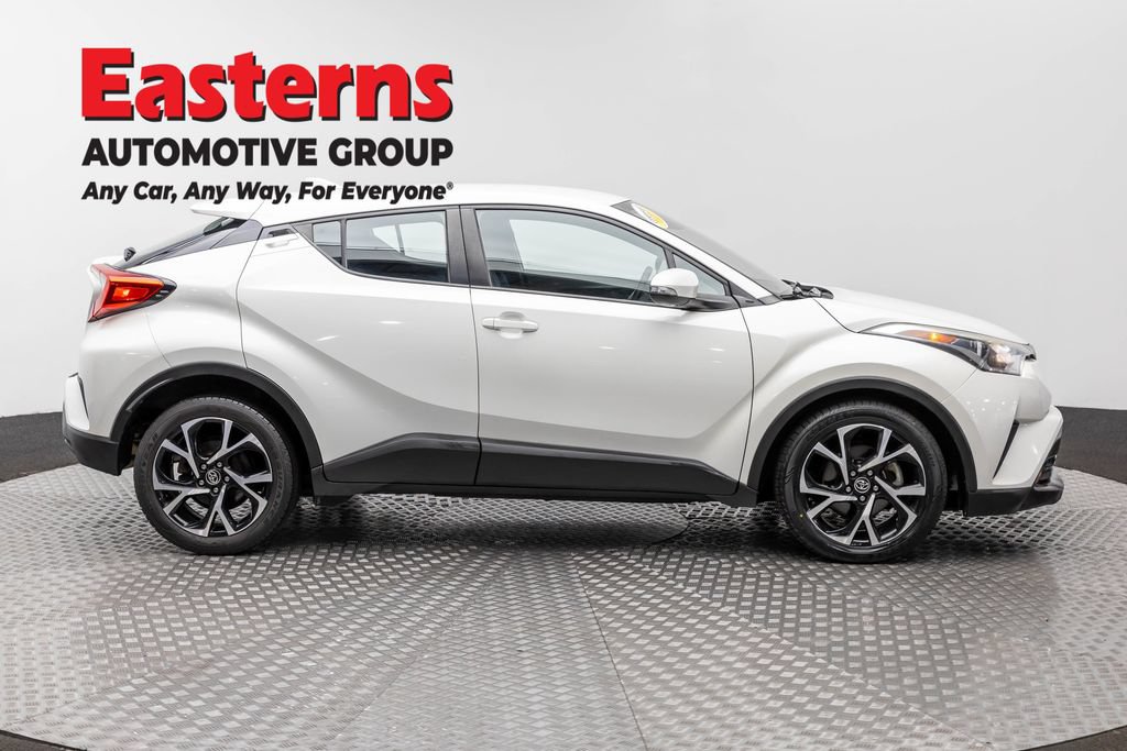 Used 2018 Toyota C-HR XLE FWD image 4