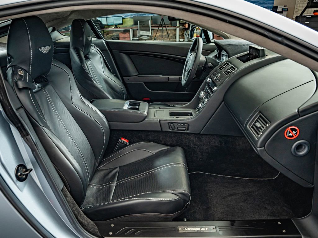 Used 2015 Aston Martin V8 Vantage GT RWD image 37