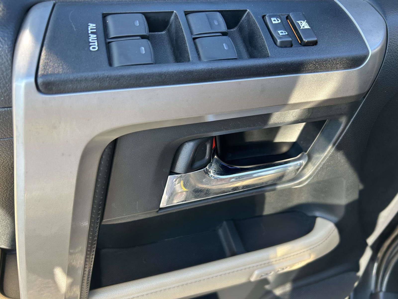 Used 2015 Toyota 4Runner Limited AWD/4WD image 19