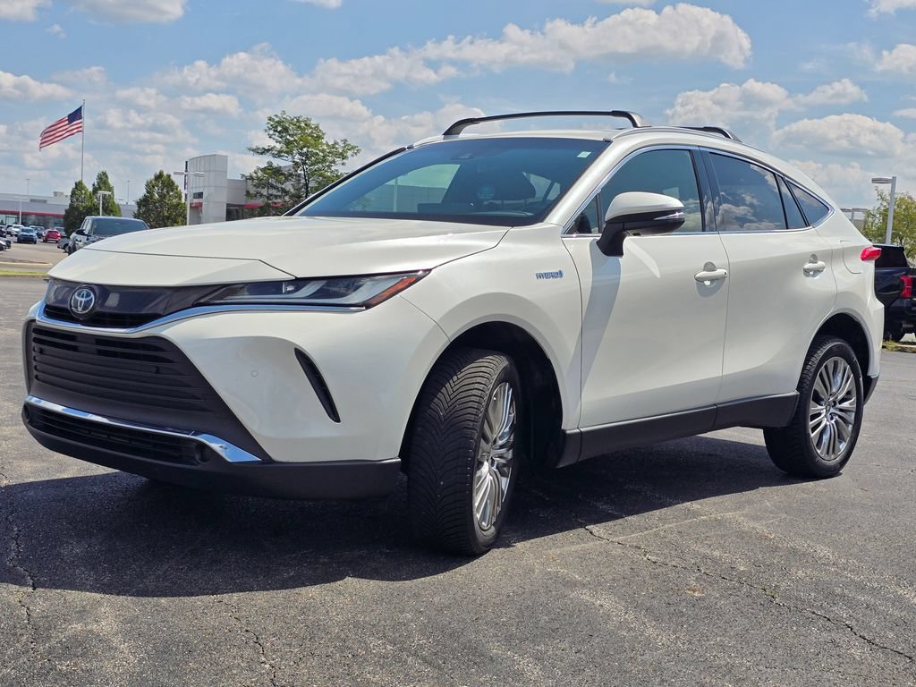 Certified 2021 Toyota Venza XLE w/ Carpet Mat Package (TMS) AWD/4WD image 12