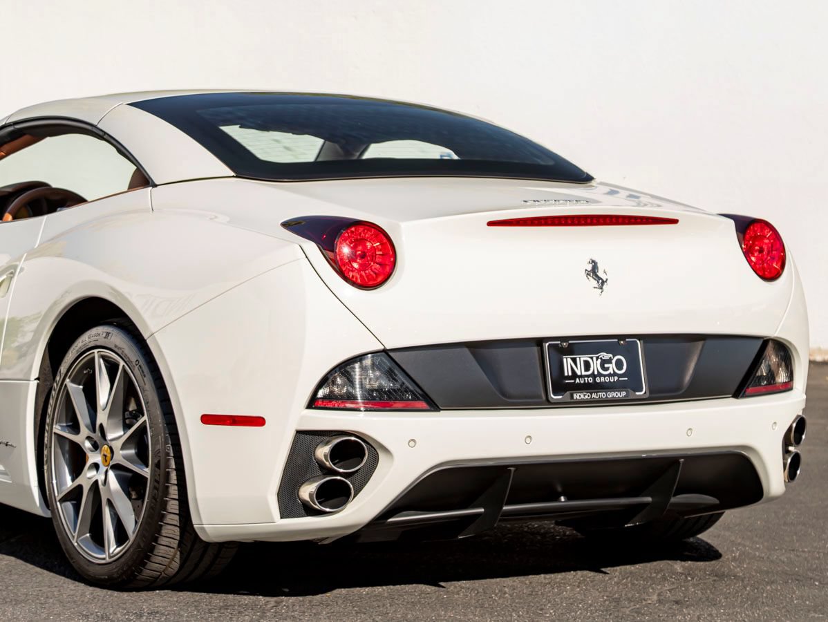 Used 2010 Ferrari California RWD image 12