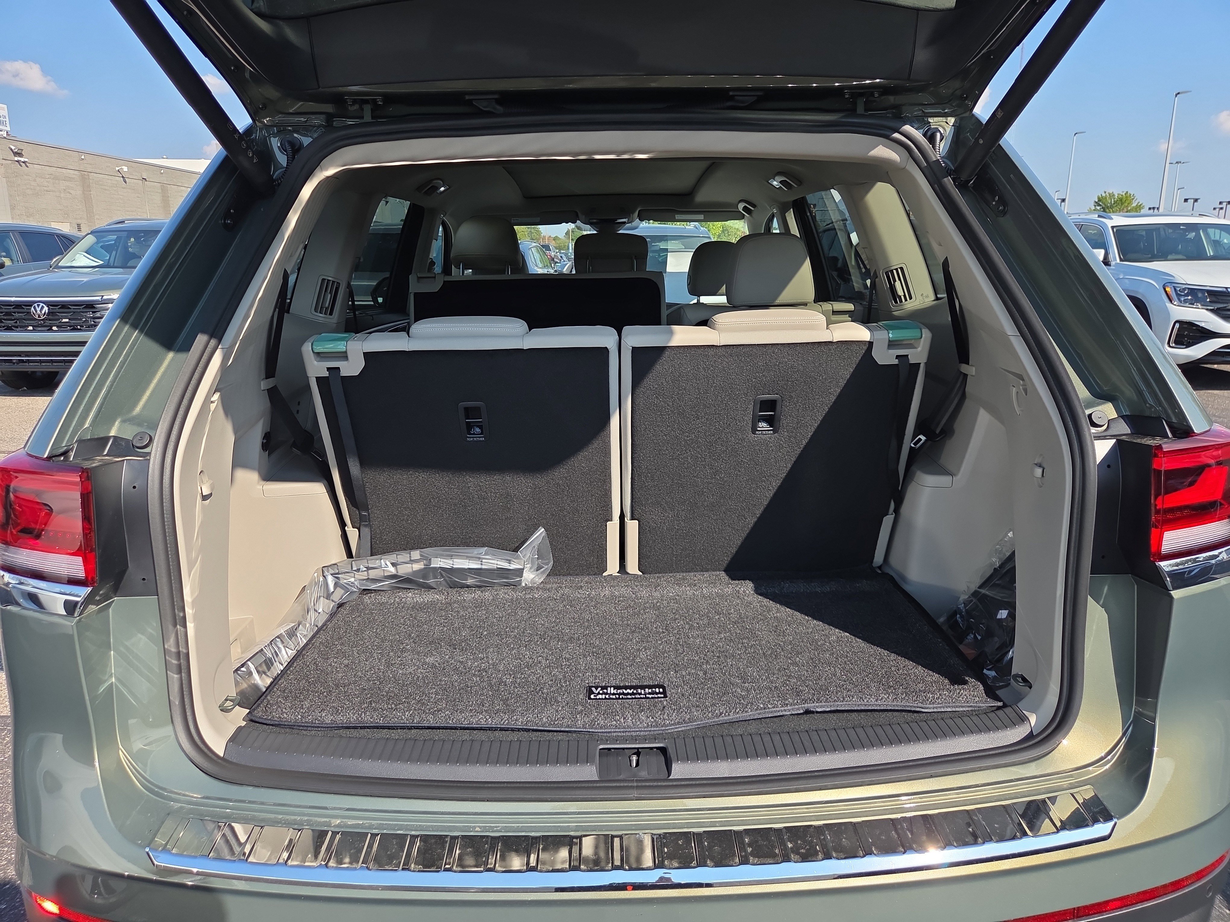 New 2026 Volkswagen Atlas SEL image 8