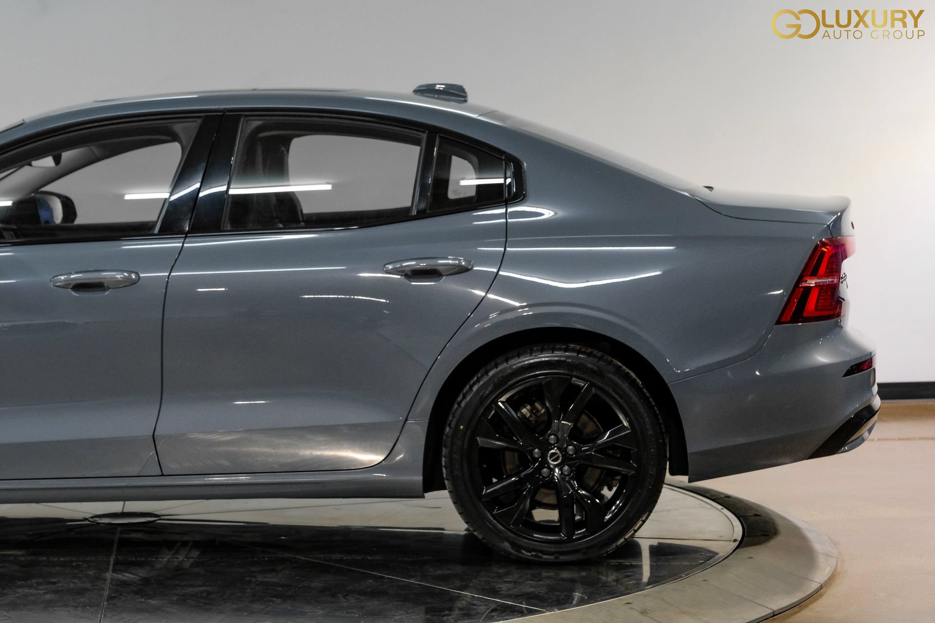 Used 2024 Volvo S60 B5 Core FWD image 15
