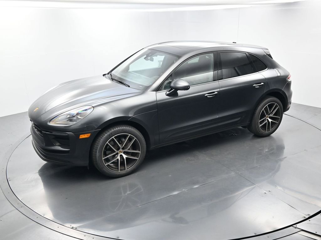 Certified 2023 Porsche Macan AWD/4WD image 31