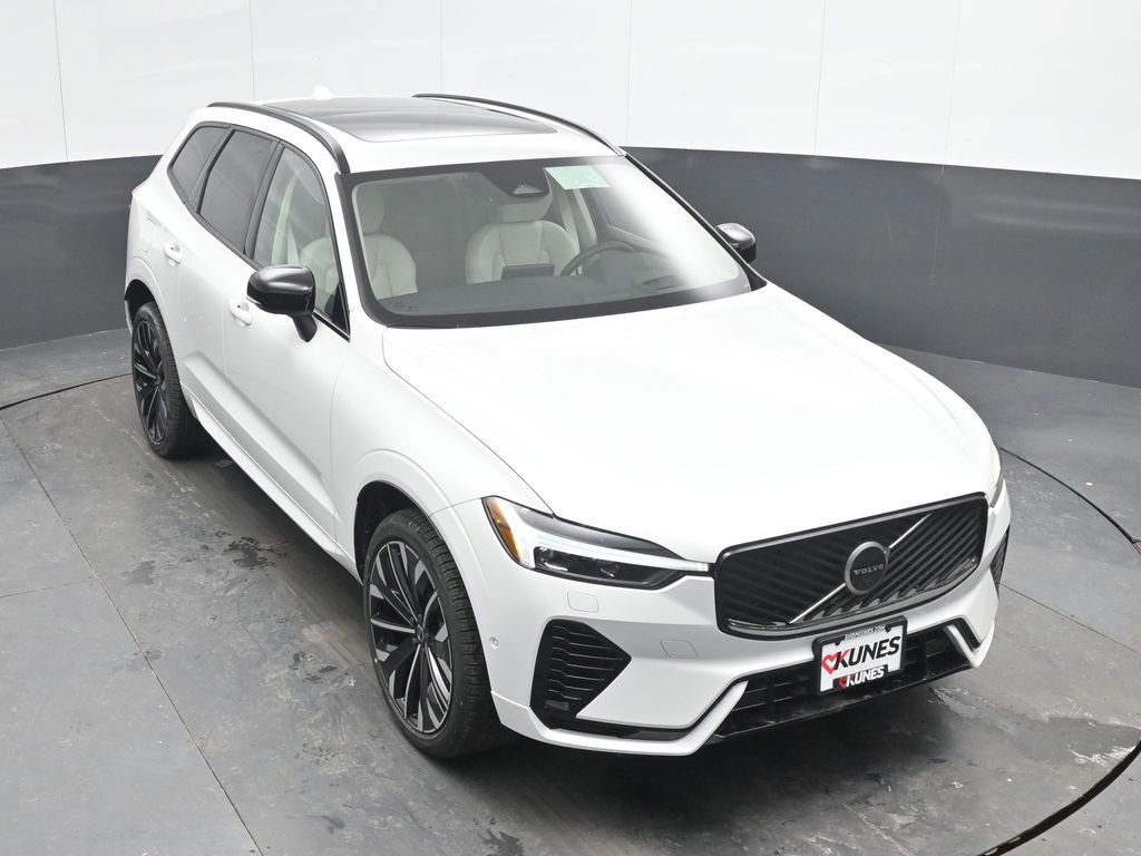 New 2026 Volvo XC60 T8 Ultra w/ Climate Package image 32