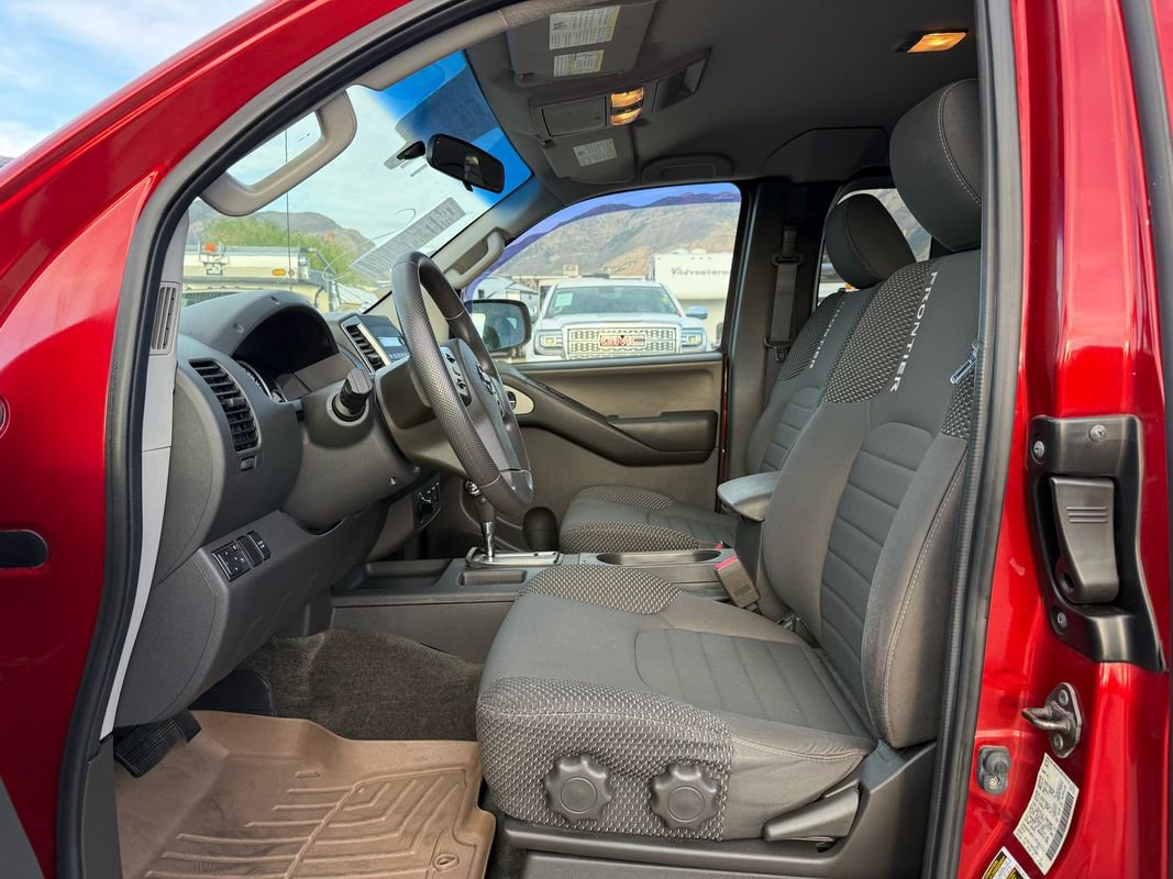 Used 2012 Nissan Frontier SV w/ Sport Appearance Pkg image 11