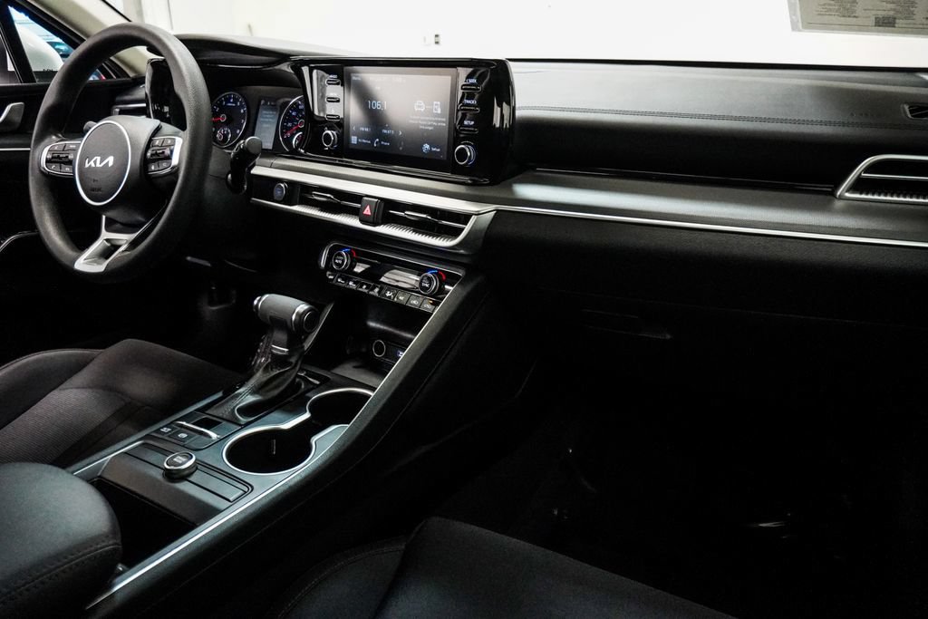 Used 2022 Kia K5 LXS FWD image 9
