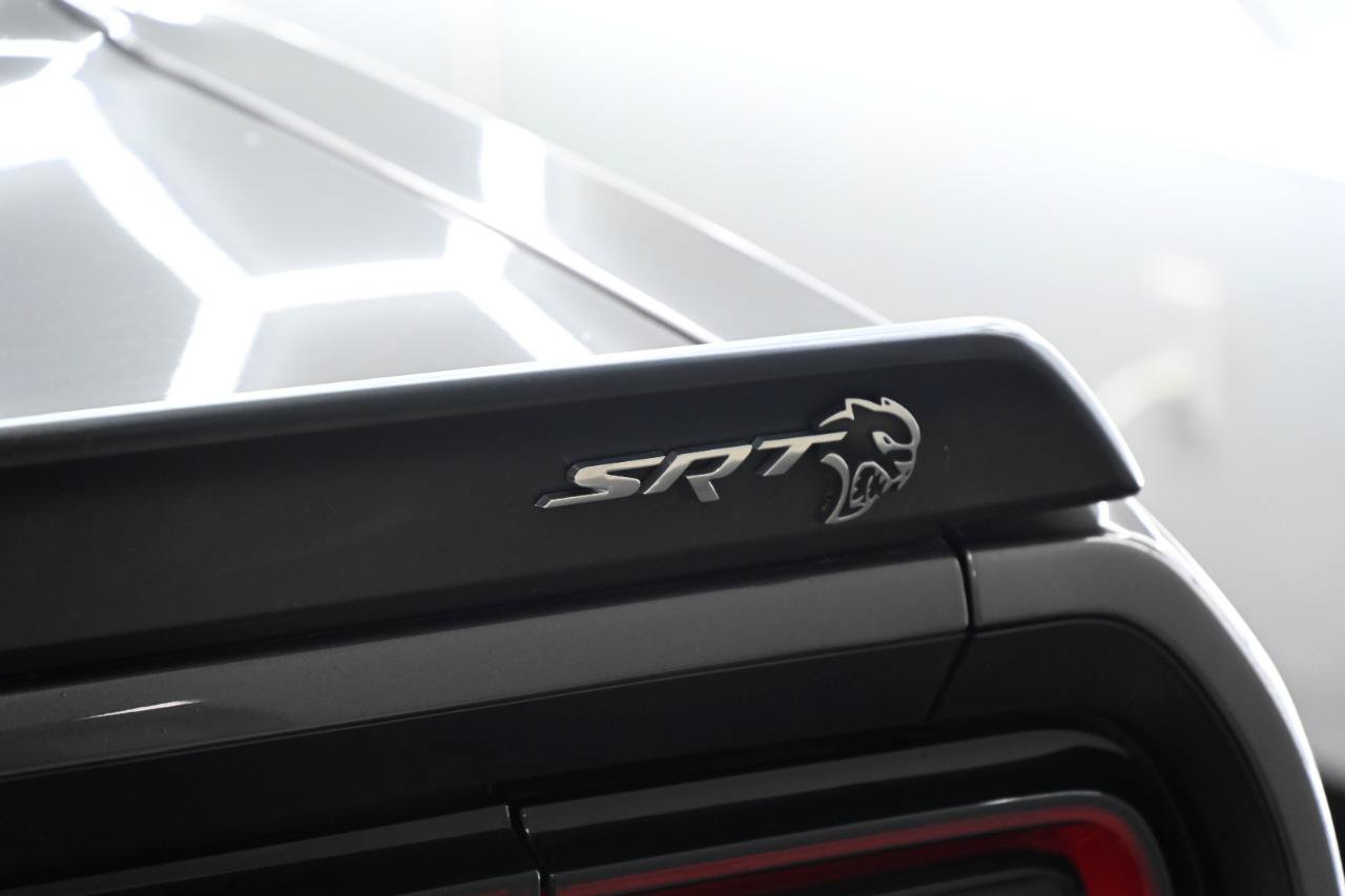 Used 2015 Dodge Challenger SRT Hellcat RWD image 14