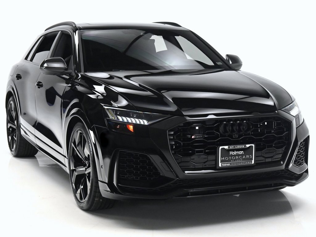 Used 2023 Audi RS Q8 4.0T image 3