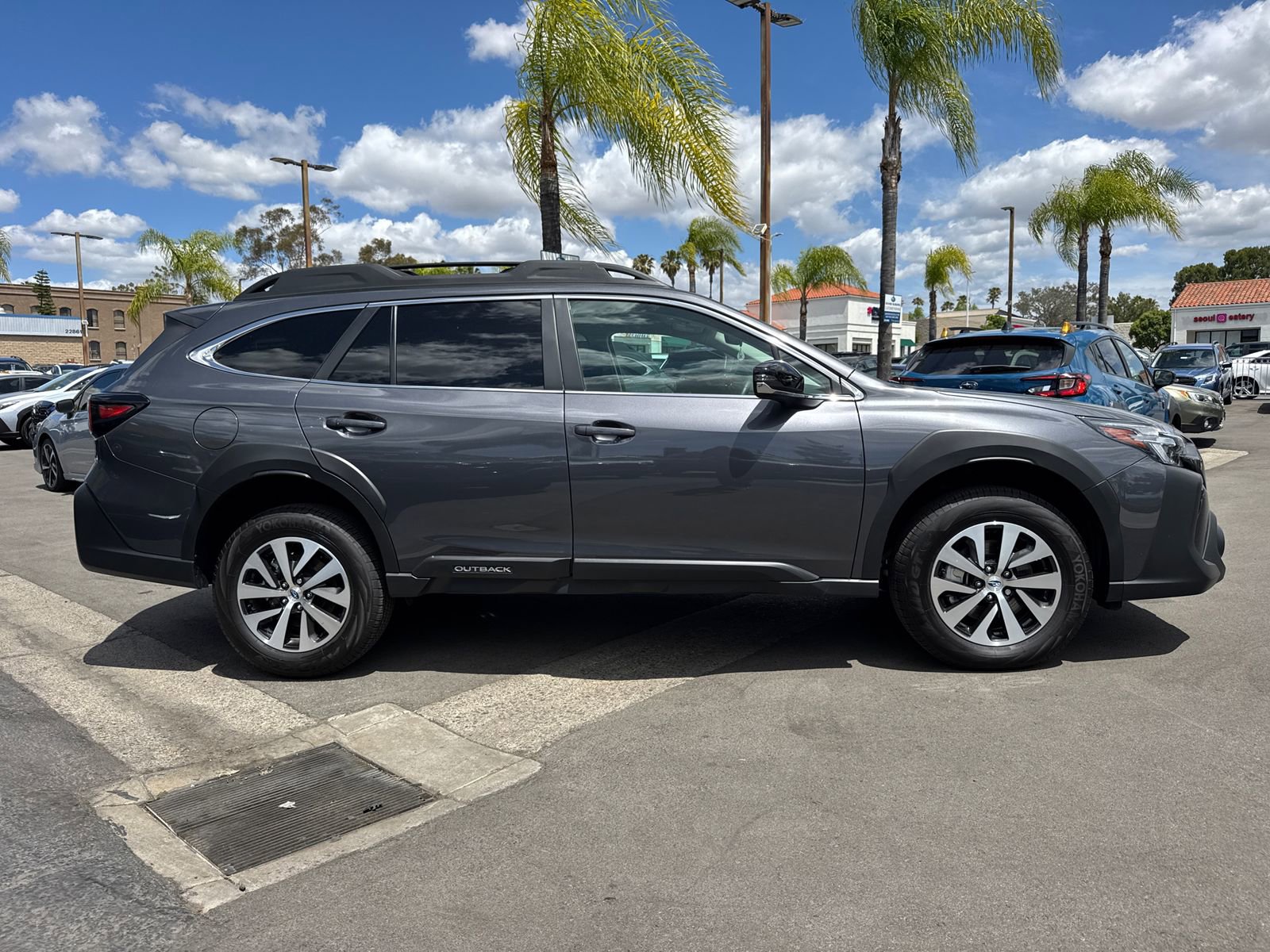 Certified 2025 Subaru Outback Premium AWD/4WD image 5