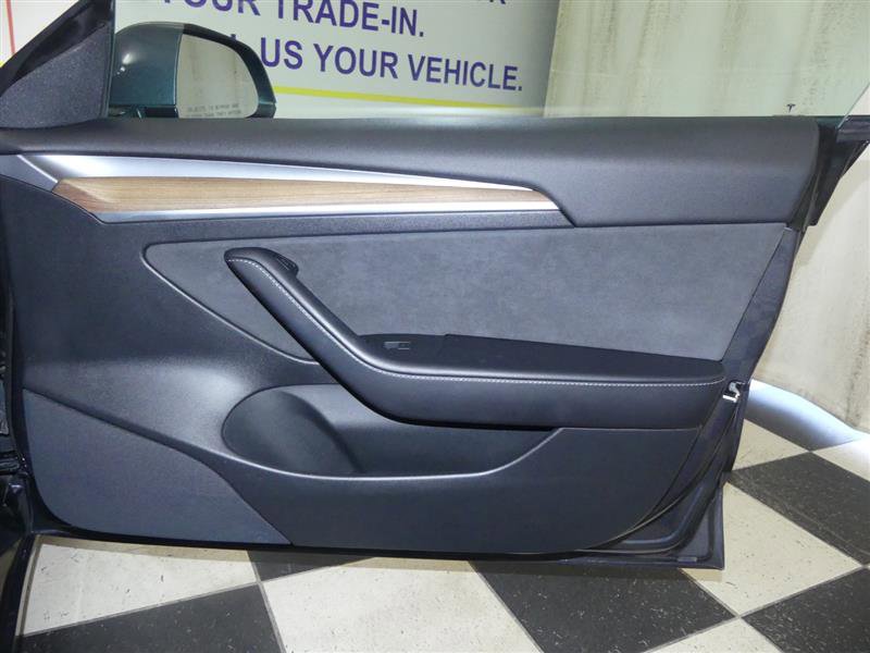 Used 2022 Tesla Model 3 image 23