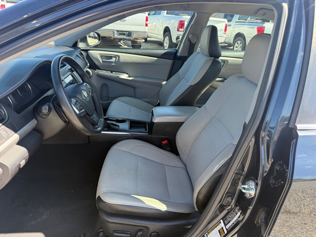 Used 2017 Toyota Camry SE FWD image 9