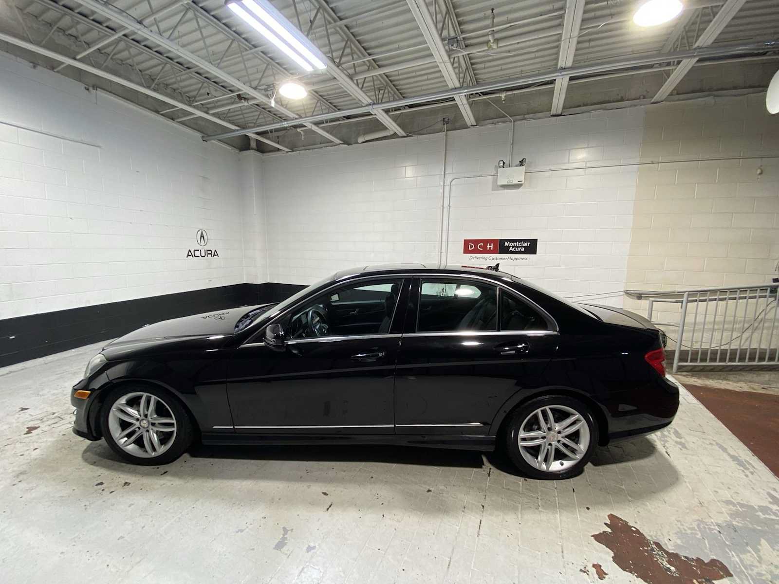 Used 2013 Mercedes-Benz C 300 4MATIC Sedan image 3