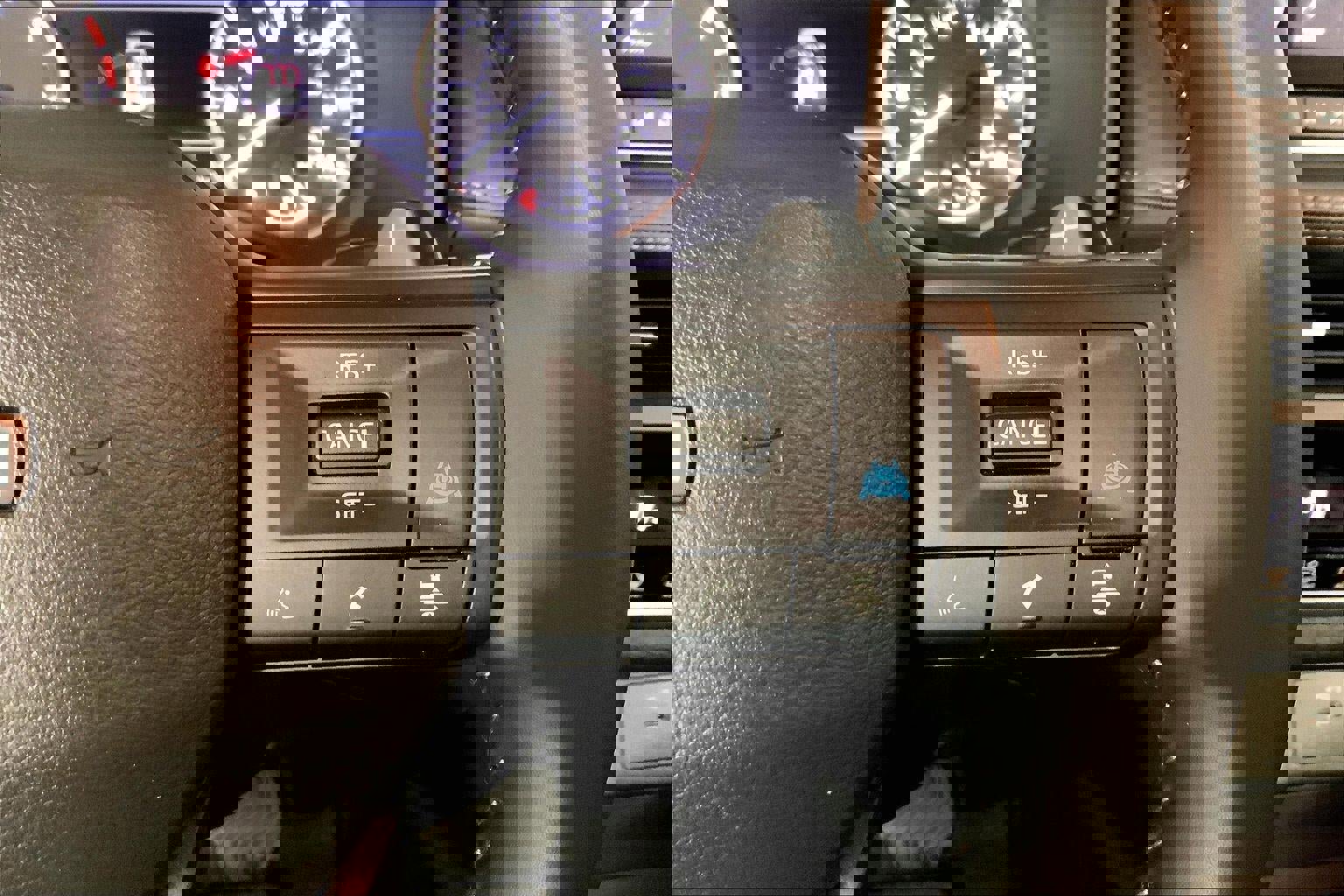 Used 2025 Nissan Rogue SV image 19