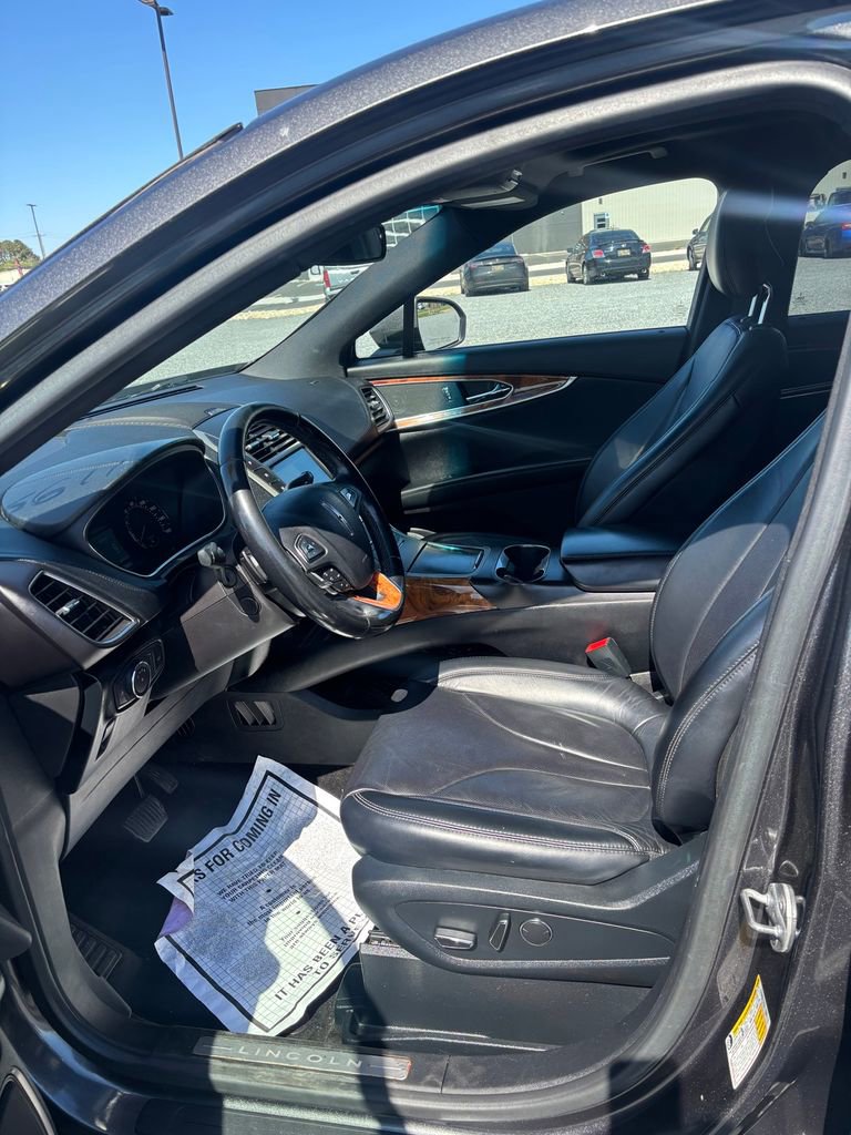 Used 2018 Lincoln MKX Reserve w/ Lincoln MKX Climate Package image 9