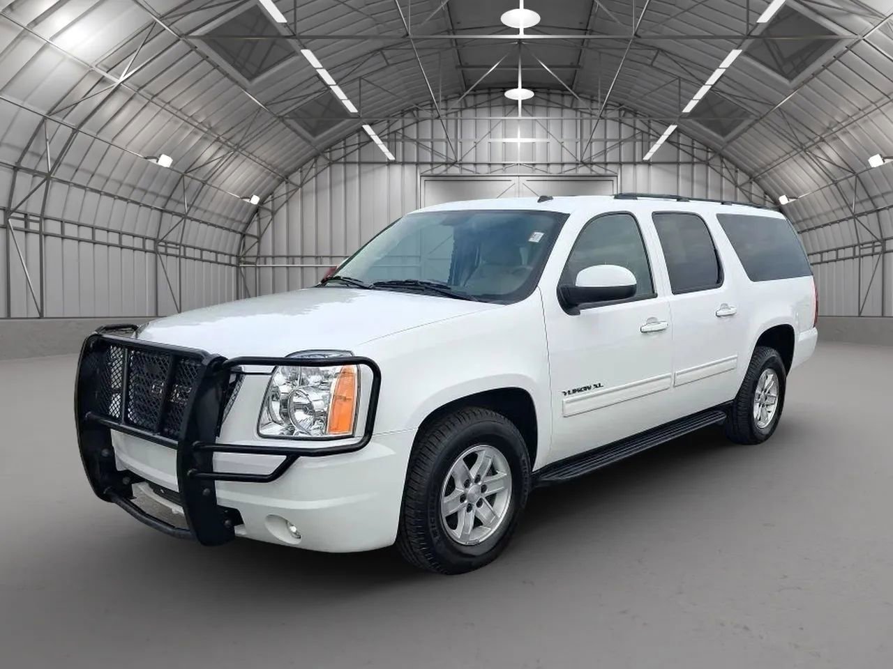 Used 2010 GMC Yukon XL SLE w/ SLE-2 Equipment Package RWD image 2