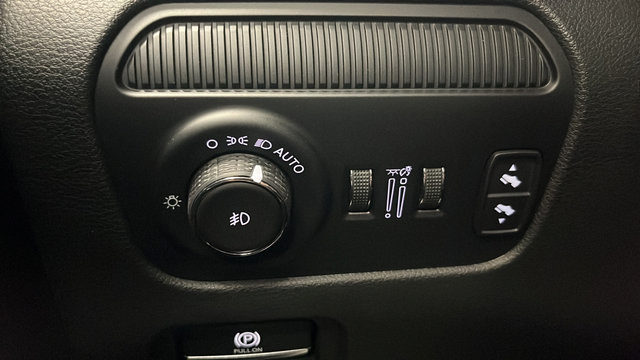 Used 2023 Jeep Wagoneer 4WD w/ Premium Group I image 33