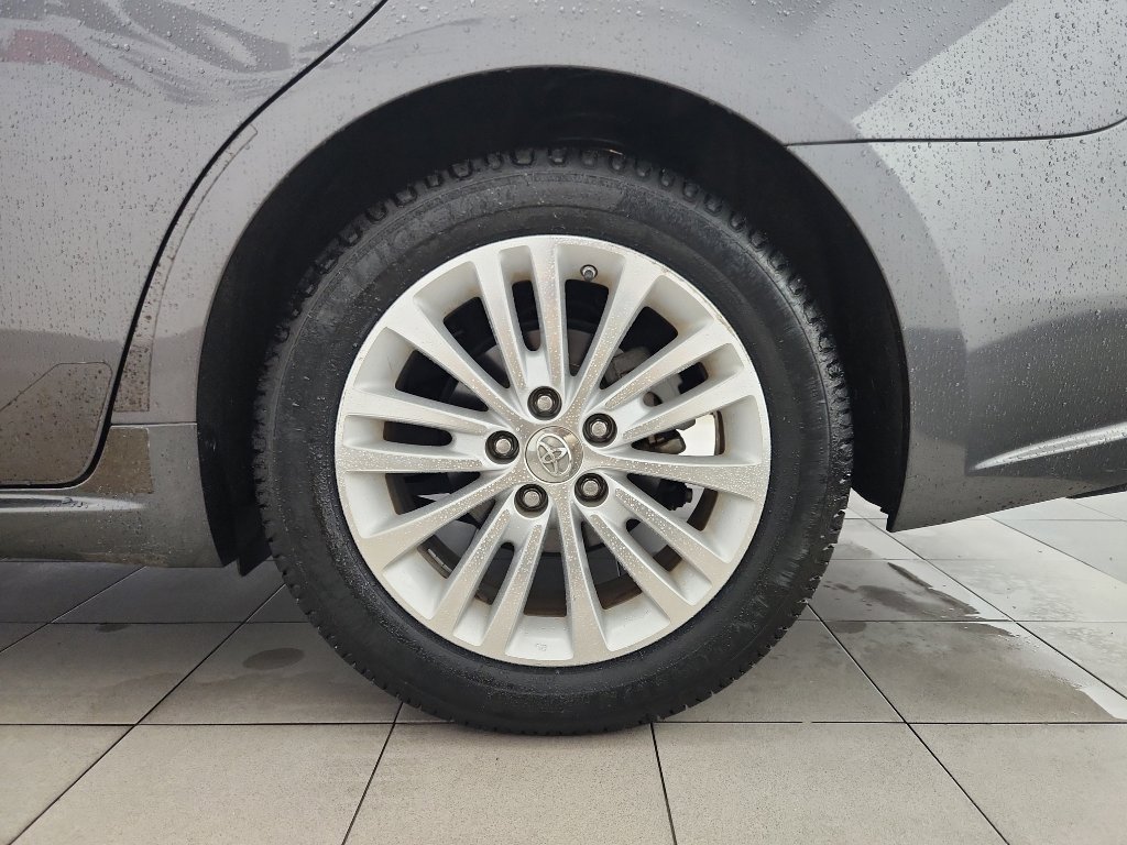 Used 2013 Toyota Avalon XLE Premium image 33