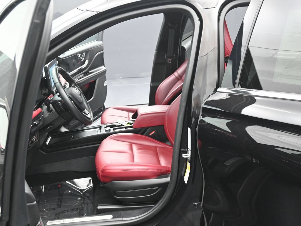 Used 2023 Lincoln Corsair Reserve AWD/4WD image 13