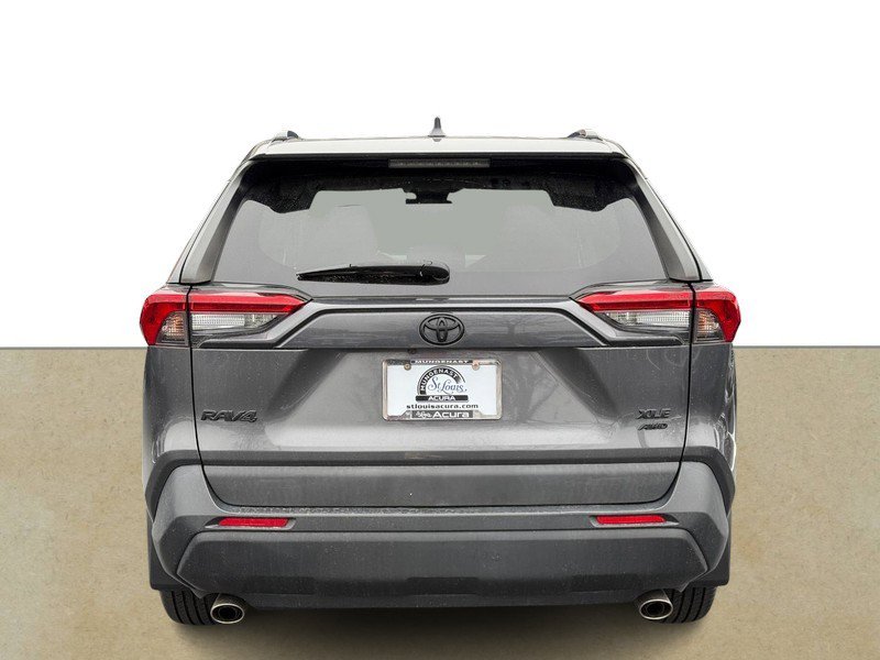 Used 2021 Toyota RAV4 XLE image 6