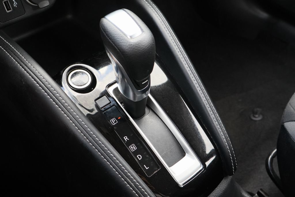 Used 2018 Nissan Kicks SV FWD image 18