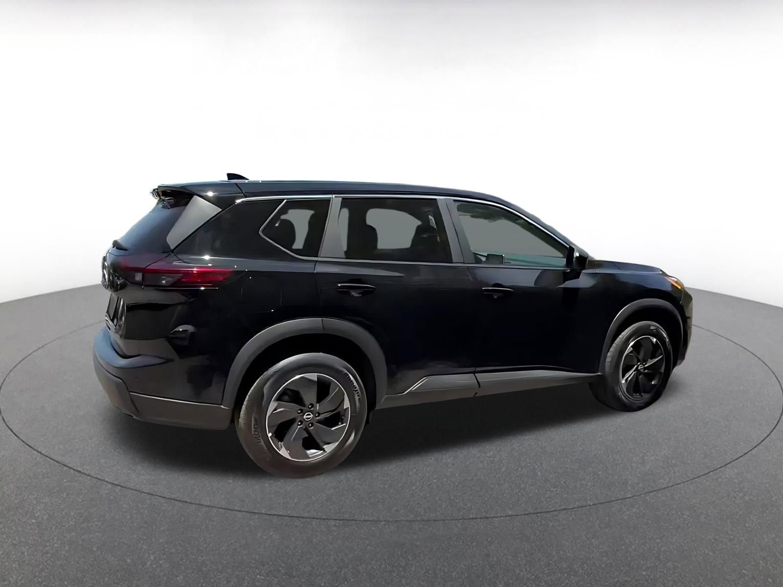 Used 2025 Nissan Rogue SV AWD/4WD image 15