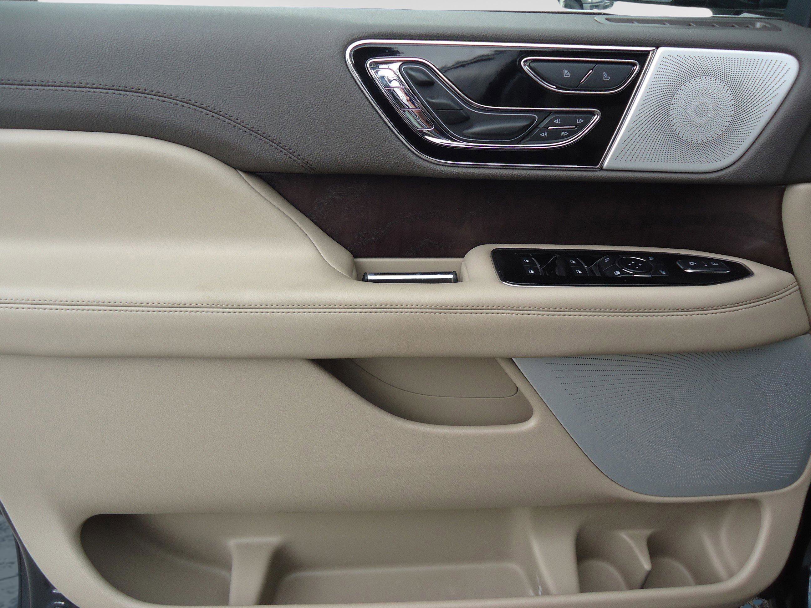 Certified 2024 Lincoln Navigator Reserve AWD/4WD image 26