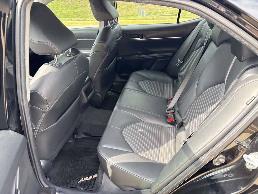 Used 2021 Toyota Camry SE FWD image 10