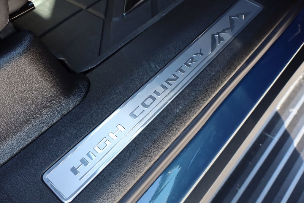 New 2026 Chevrolet Suburban High Country image 57