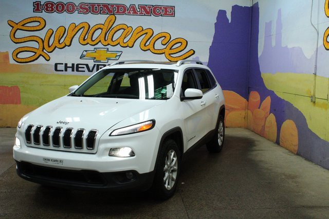 Used 2017 Jeep Cherokee Latitude w/ Comfort & Convenience Group image 2