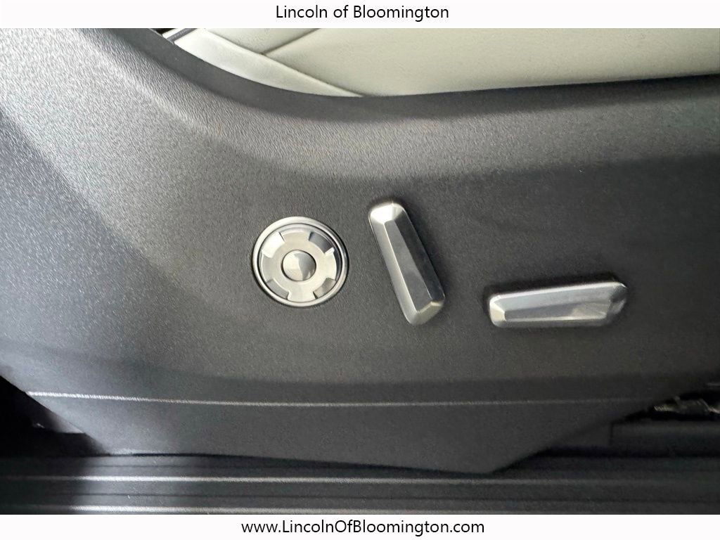 Certified 2025 Lincoln Navigator L Black Label w/ Black Label Special Edition image 17