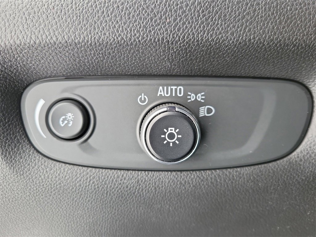 Used 2023 Chevrolet Traverse LT w/ LPO, Floor Liner Package image 24