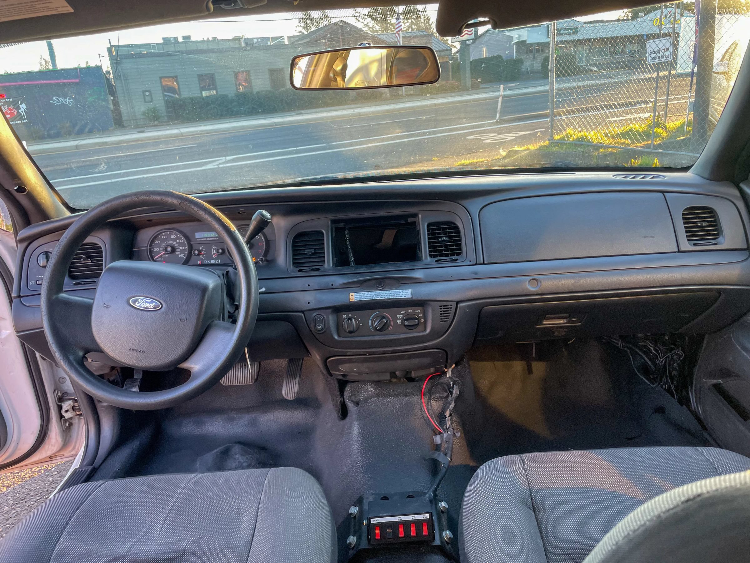 Used 2008 Ford Crown Victoria Police Interceptor RWD image 3