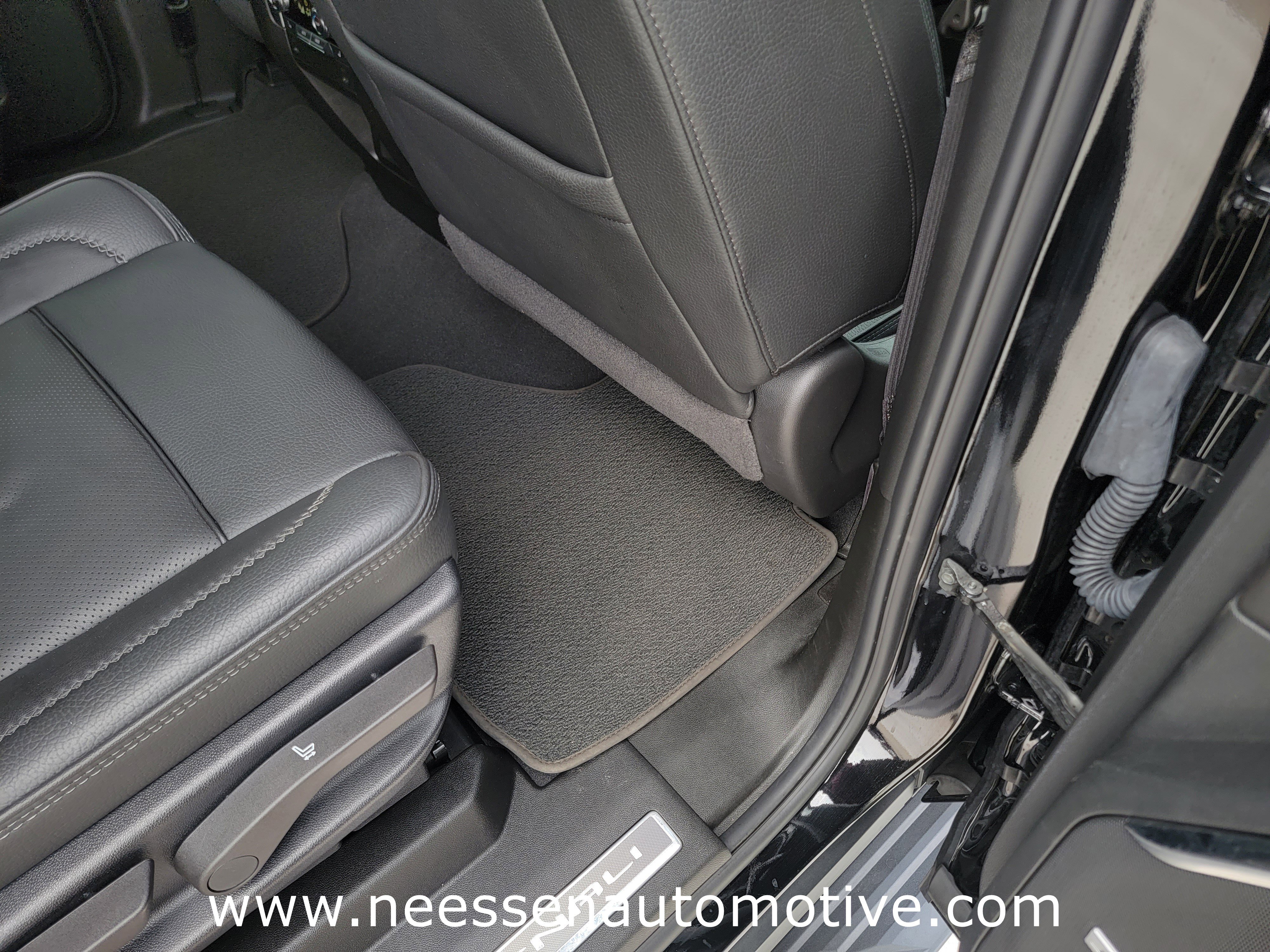 Used 2025 GMC Yukon Denali AWD/4WD image 19