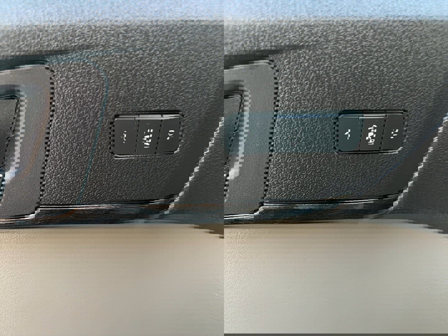 Used 2015 GMC Acadia Denali image 23