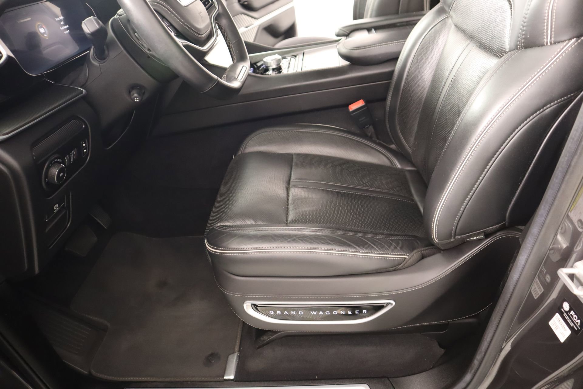 Used 2023 Jeep Grand Wagoneer Series II w/ Quick Order Packagew 28T image 12